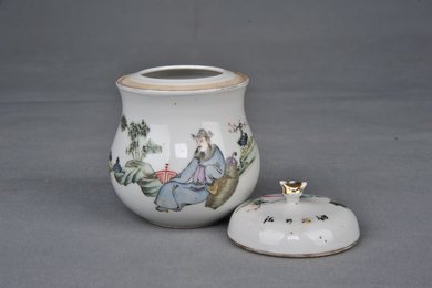 中华民国“周生顺制”粉彩瓷罐（带盖）